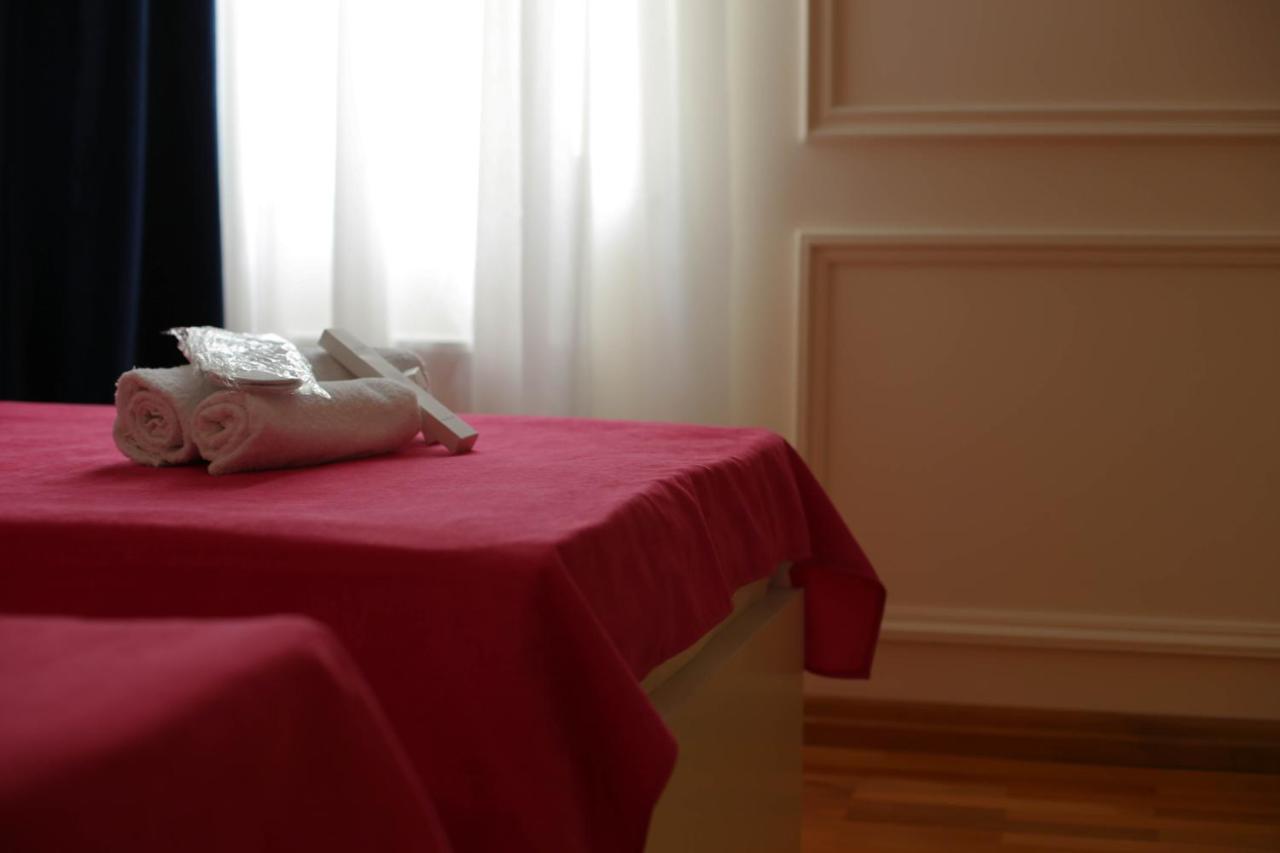 Boutique Apartment - Signature Kutaisi Bagian luar foto