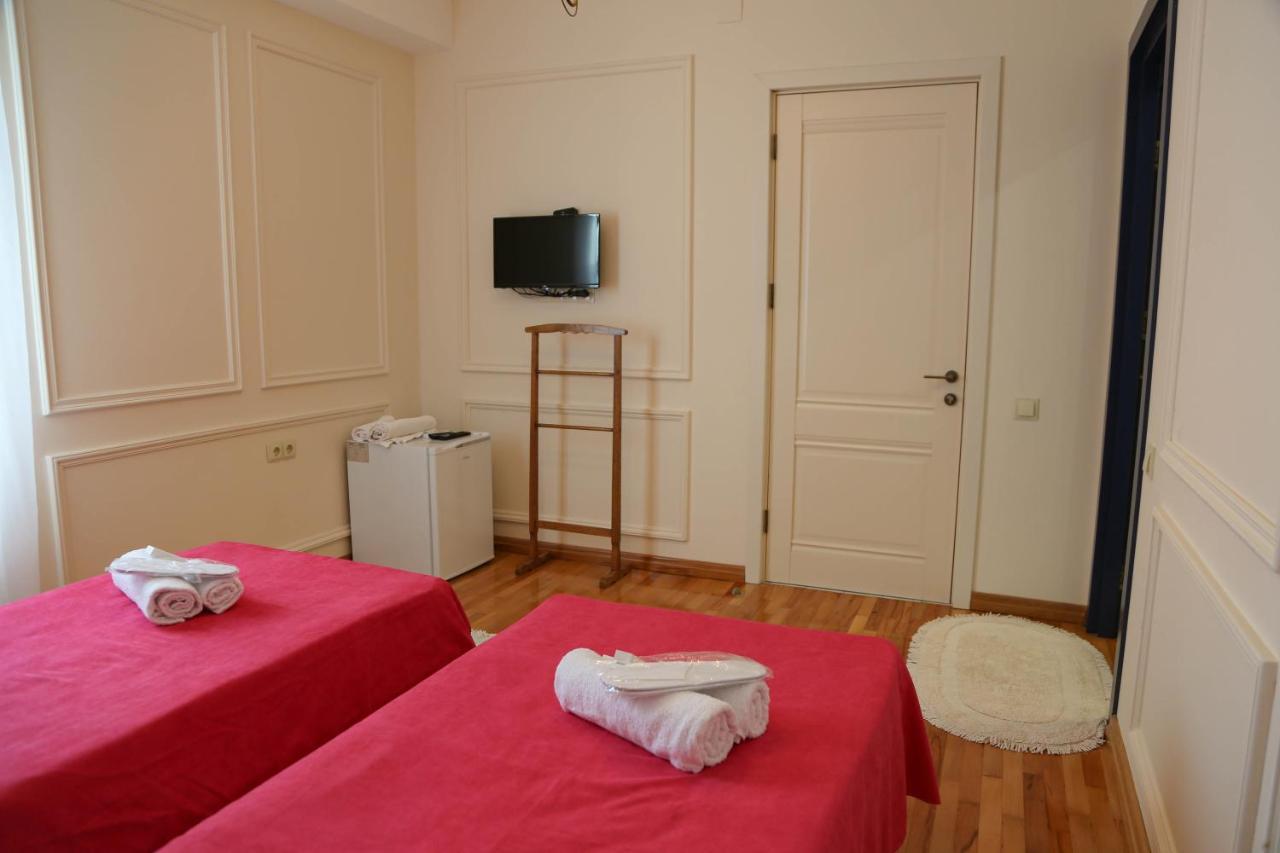 Boutique Apartment - Signature Kutaisi Bagian luar foto