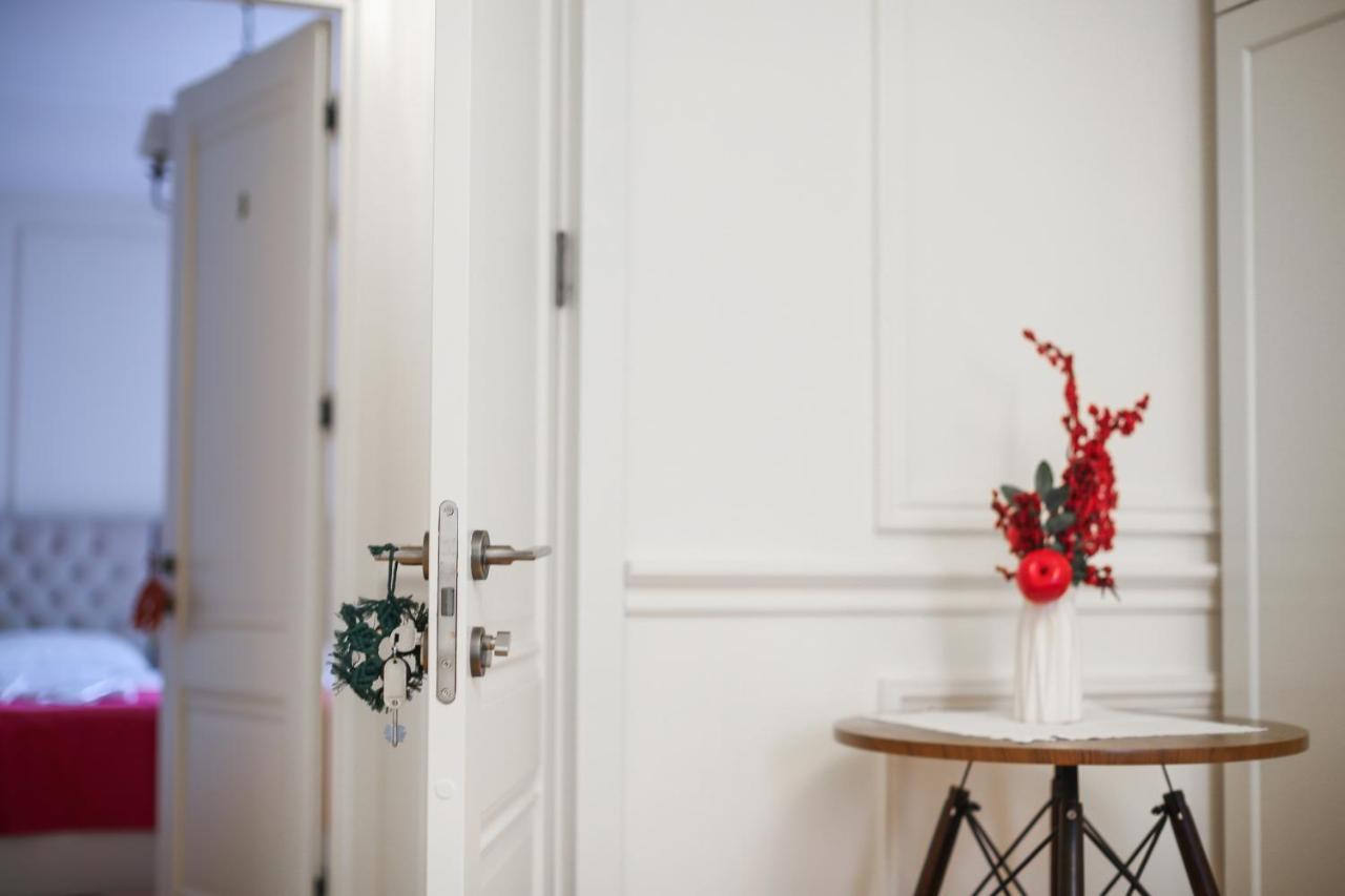 Boutique Apartment - Signature Kutaisi Bagian luar foto