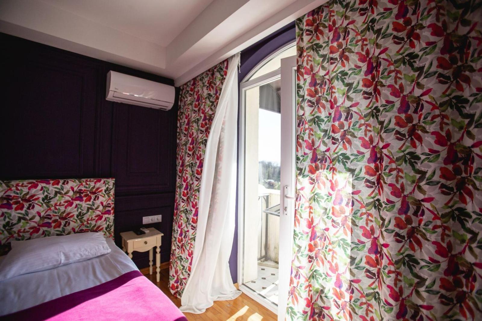 Boutique Apartment - Signature Kutaisi Bagian luar foto