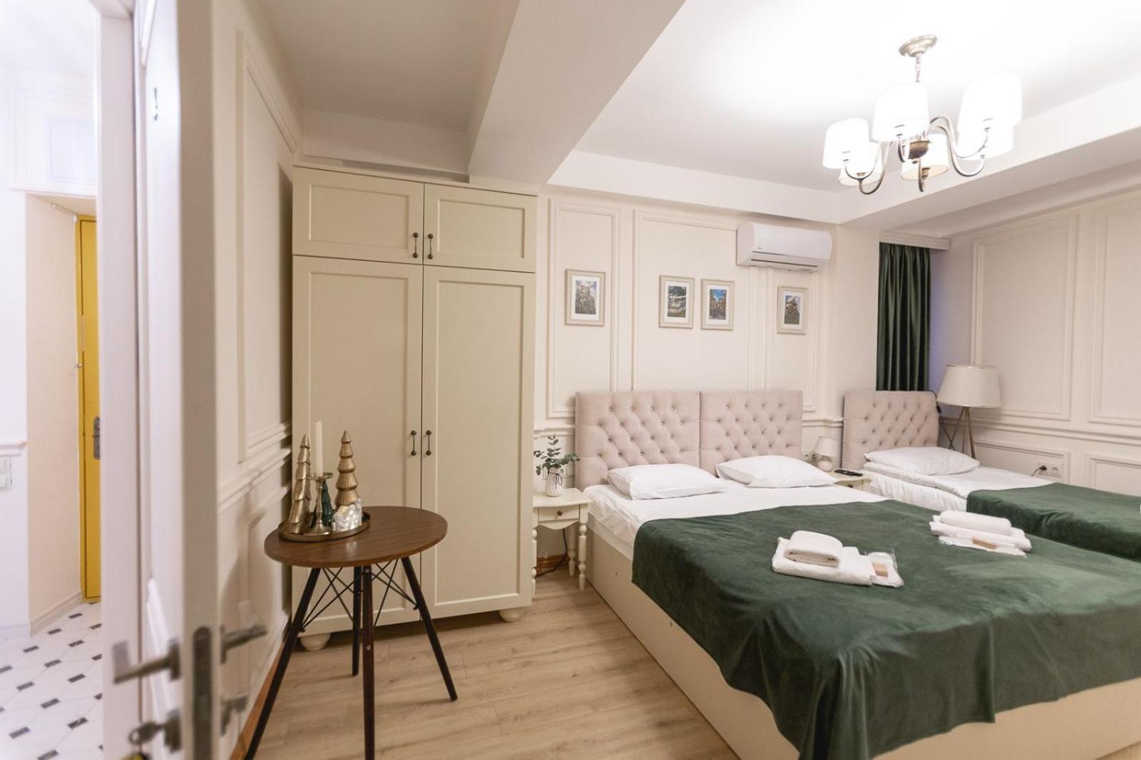 Boutique Apartment - Signature Kutaisi Bagian luar foto