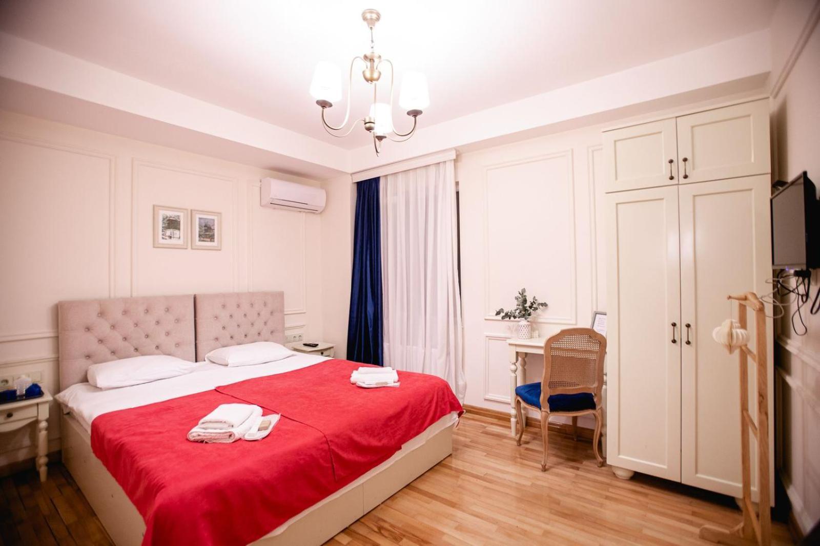 Boutique Apartment - Signature Kutaisi Bagian luar foto